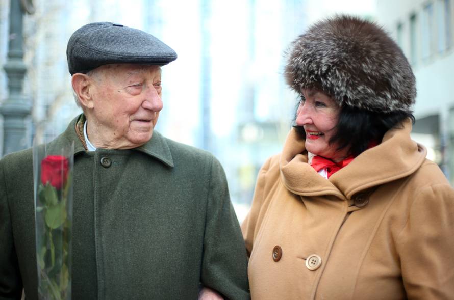 Macho 'frajer': Ronkulin ne želi pusu od pokćerke pred curom