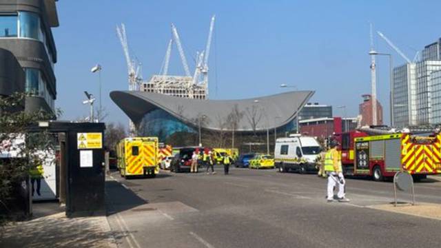 Zbog curenja klora na bazenu u Londonu evakuirali su 200 ljudi