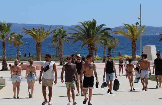Splićani i turisti osvježenje potražili na Žnjanu