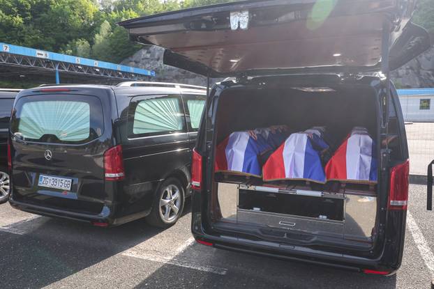Na Grani?nom prijelazu Macelj održana je primopredaja posmrtnih ostataka hrvatskih žrtava izme?u Republike Slovenije i Republike Hrvatske