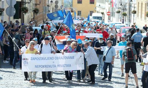 Obrazovni sindikati pozvali su građane da im se pridruže na prosvjedu u petak na Trgu