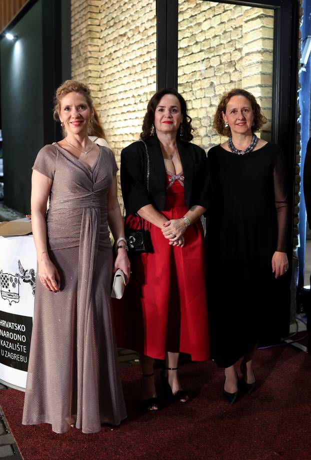 Missing Headline 2025-11-03