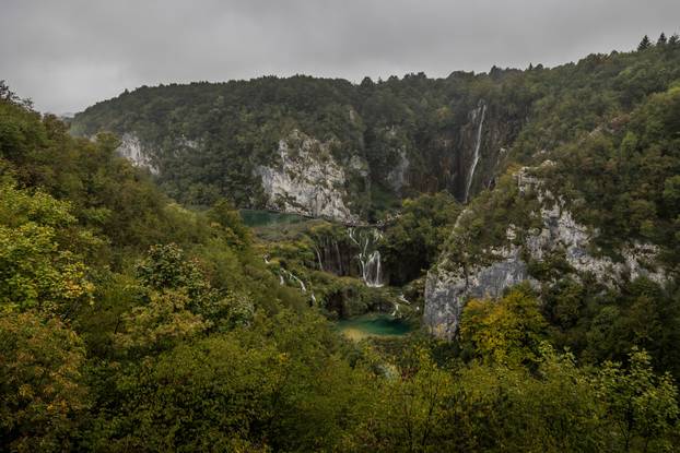Kišno jesenski ugođaj na Plitvičkim Jezerima