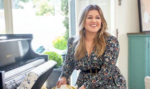 Kelly Clarkson prijavila policiji nepoznatog muškarca: Ostavlja joj neobične poklone na posjedu