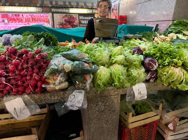 24SATA NA DOLCU Ovo su cijene s tržnice u Zagrebu uoči Uskrsa!