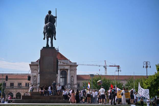 Zagreb: Okupljanje prosvjednika Hodaj za Liku, hodaj za Hrvatsku
