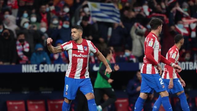 Atletico de Madrid vs Alaves soccer to La Liga Spain match 30