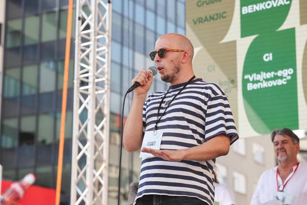 Glavni trg u Zagrebu prepun prosvjednika zbog opasnog otpada u Lici