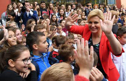 Kolinda učenicima na prvi dan škole: 'Vi ste budući premijeri!'