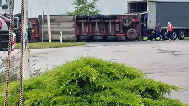 Sudarila se dva kamiona kod Županje: Jedan teško ozlijeđeni
