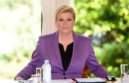 Kolinda je sjedila na čelu stola jer je vrhovna zapovjednica