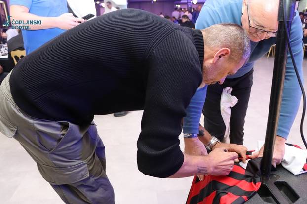 FOTO Dinamo održao Plavu noć u Hercegovini, Bobanu ovacije: 'Ne trebam vam ja da ga volite'