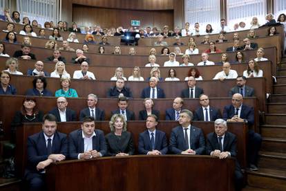 FOTO Komemoracija povodom smrti ravnatelja Rebra Ćorušića