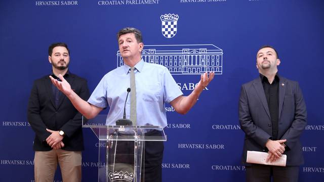Zagreb: Pavliček i Sačić na konferenciji Kluba zastupnika Hrvatskih suverenista