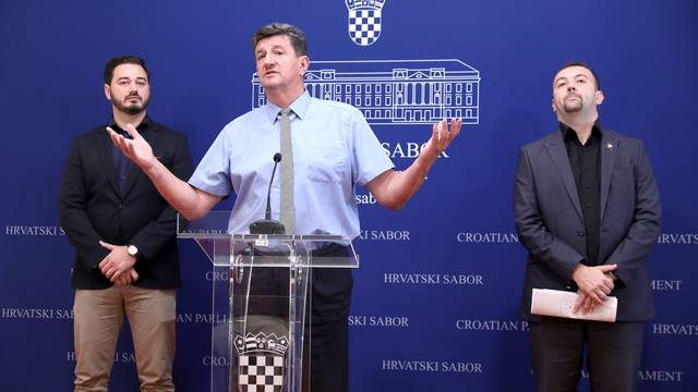 Zagreb: Pavliček i Sačić na konferenciji Kluba zastupnika Hrvatskih suverenista