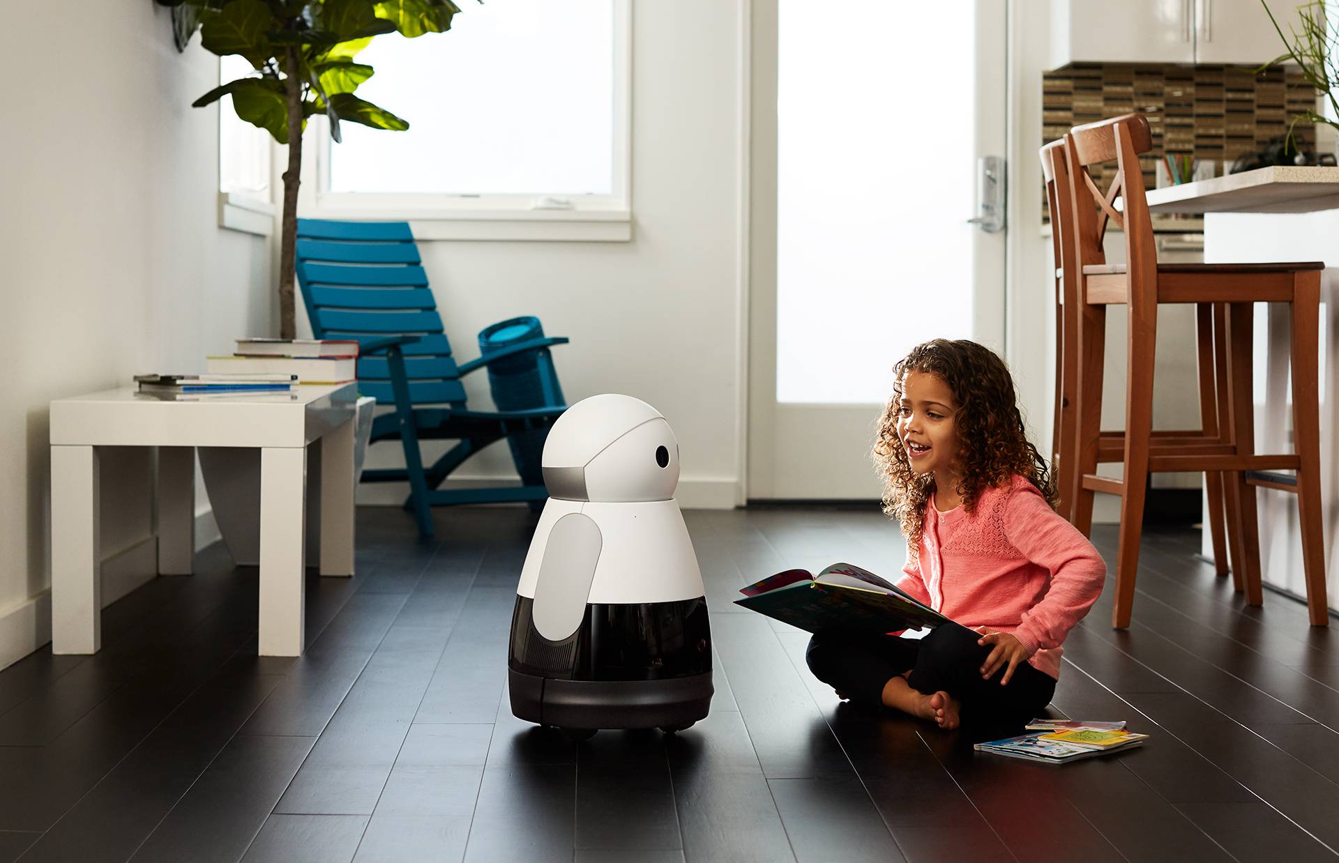 Simpatičan i pametan: Robot Kuri kao da je stigao iz crtića
