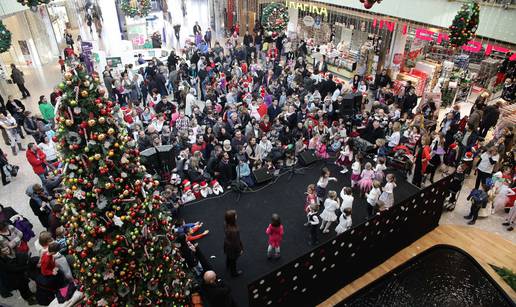 Late night shopping u subotu s koncertom Marka Tolje!