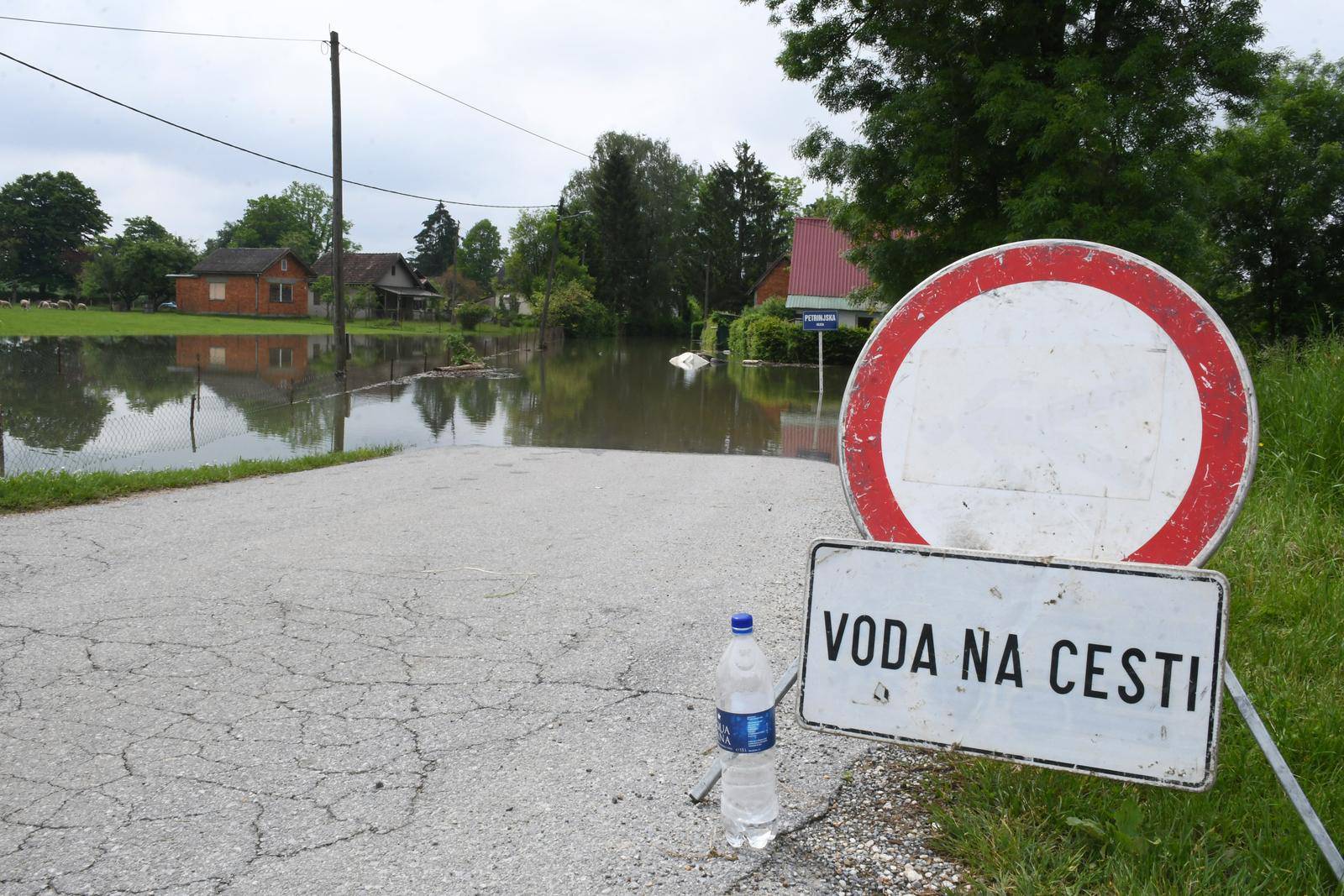 Vodostaj Kupe u Sisačko-moslavačkoj županiji je u opadanju