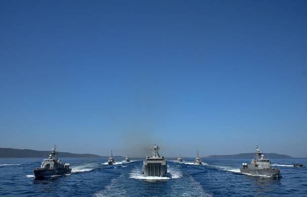 Split: Vježba Hrvatske ratne mornarice za vojni mimoplov