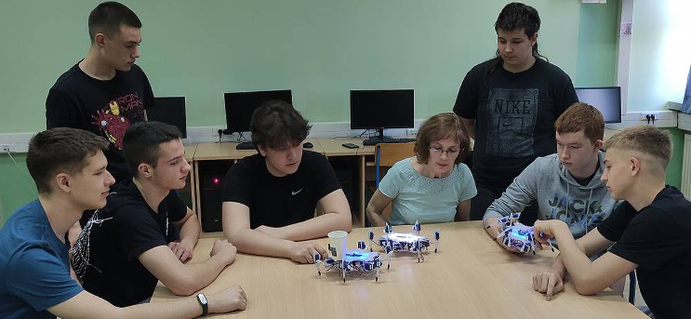 Započela je uzbudljiva  nova sezona Škole budućnosti: U Belom Manastiru roboti plešu
