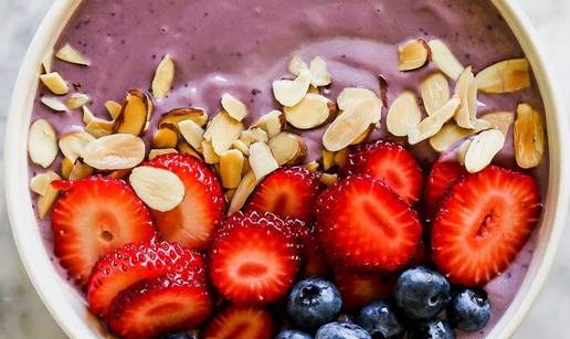 Idealno za doru&ccaron;ak! Smoothie bowl s &ccaron;ak 30 grama proteina