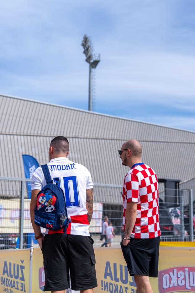Rijeka: Navijači dolaze na stadion na prijateljsku utakmicu Hrvatske i Belgije uoči Svjetskog prvenstva