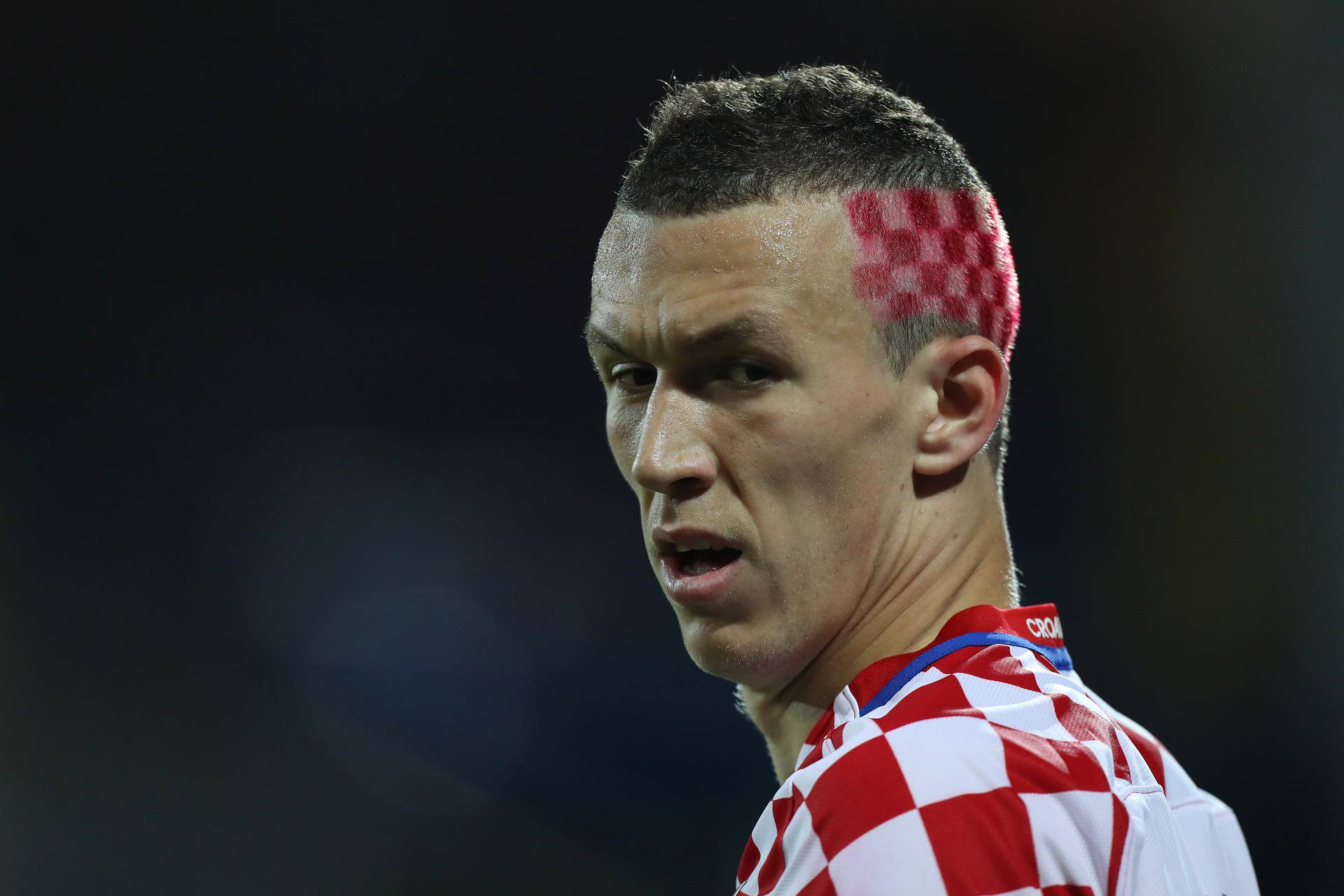 Lens: Ivan Periši? oduševio novom frizurom u bojama hrvatske šahovnice