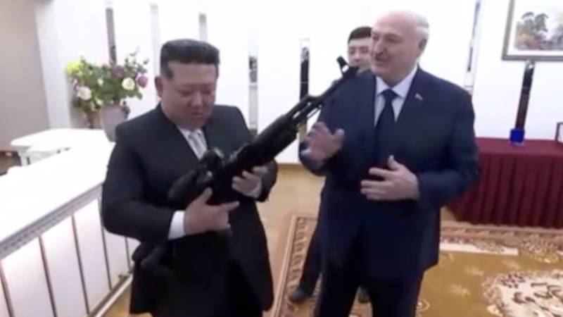 TEBI MAČ, A MENI PUŠKA Kim i Putinov saveznik Lukašenko razmijenili velikodušne poklone