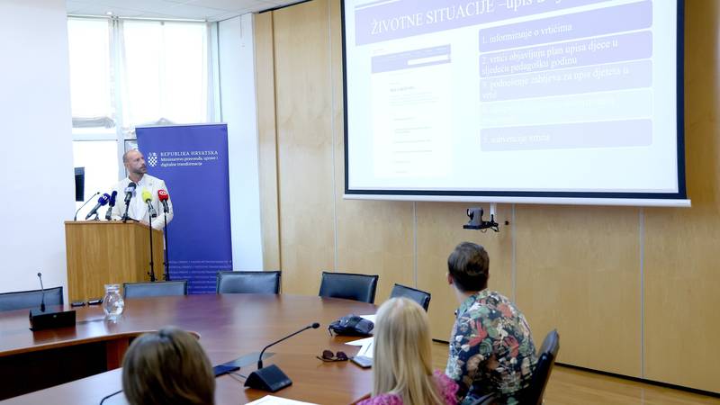 Nova aplikacija mGrađani: Sve na mobitelu, od porezne do suda i chatbot za sve situacije...