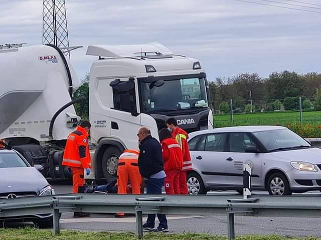 Sudar dva auta i kamiona u Osijeku, jedan ozlijeđeni
