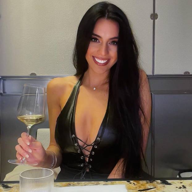 FOTO Bujna stjuardesa zavela zvijezdu Juvea. Žena je saznala