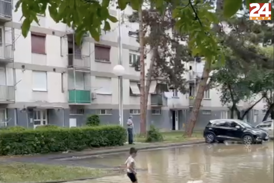 U Zagrebu opet pukla cijev: 'Sve je pod vodom, smeće pliva okolo, susjedi pomiču aute...'