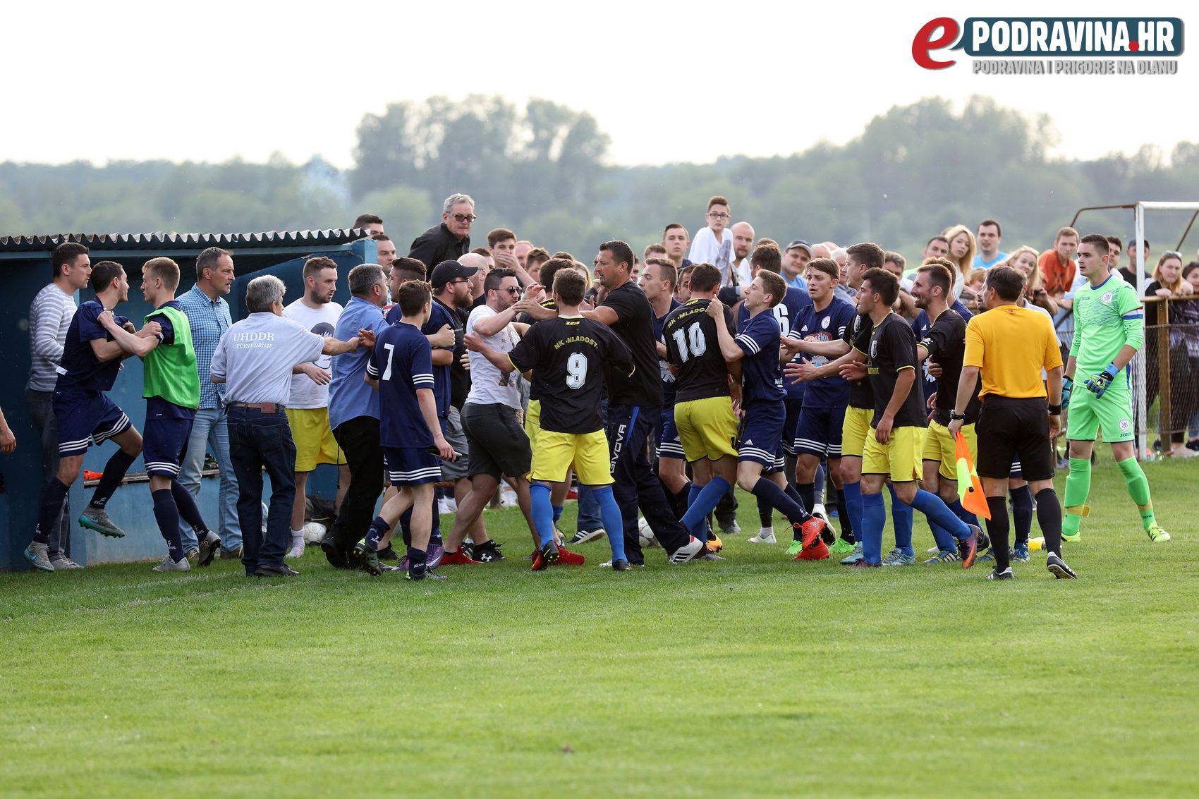 Derbi 1. ŽNL: Navijača više no u HNL-u, 4 crvena, tučnjave...