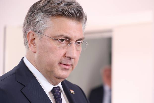 Zagreb: Plenković dao izjavu o sjednici Odbora za zdravstvo