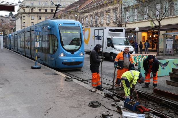 Zagreb: Zastoj tramvaja u Draškovićevoj ulici zbog puknuća tračnica