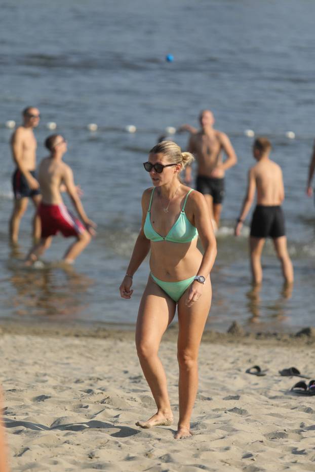 Osječani pronašli rashlađenje u Dravi