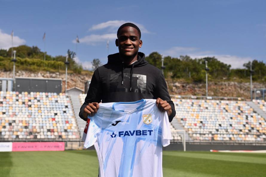 Najava prodaje kluba? Rijeka je dovela špicu iz Bournemoutha: 'Osjetio sam da me jako žele tu'