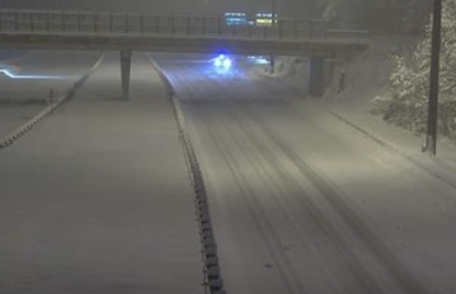 Zbog snijega na A6 zaustavljena vozila izvanrednog prijevoza