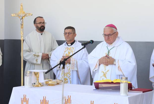 Šibenik: Na blagdan Svih svetih misno slavlje predvodio je mons. Tomislav Rogi?