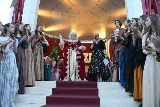 Bjelovar: U carskoj povorci sudjelovalo više od 600 sudionika