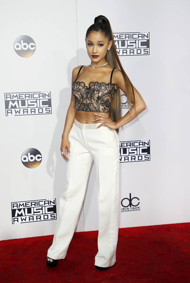 Ariana Grande arrives at the 2016 American Music Awards in Los Angeles