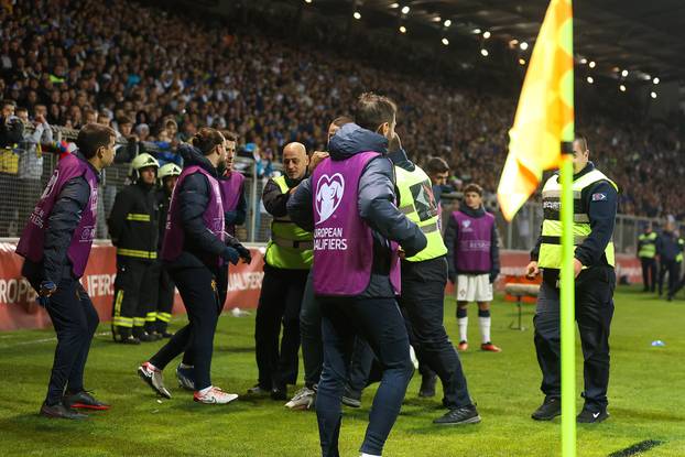 Zenica: Navijač u BiH upao na teren i ‘nasrnuo’ na Ronalda