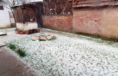 Nevrijeme praćeno kišom i tučom pogodilo je Slavoniju