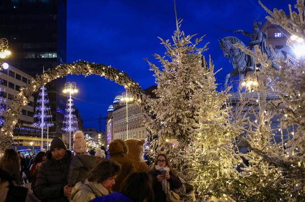 Zagreb: Zagrebački Advent na Trgu bana Jelačića