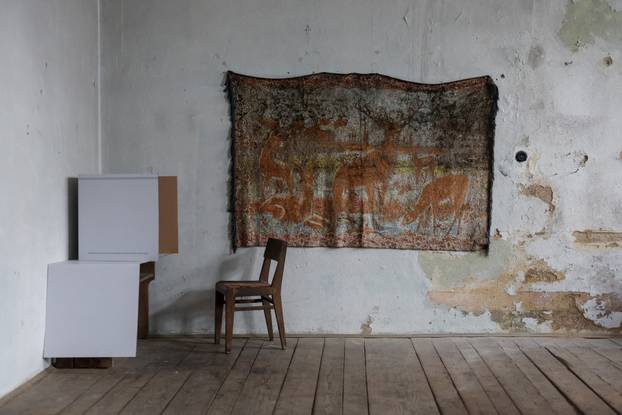 Škola u Željeznom Žumberačkom odavno se ne koristi, ali danas je otvorena zbog izbora