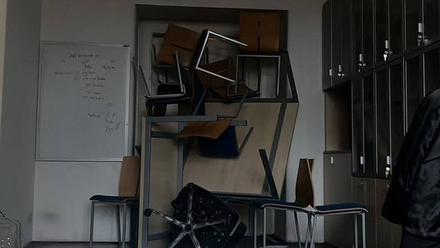 Jeziva fotografija iz učionice u Pragu: 'Molim se da preživimo'