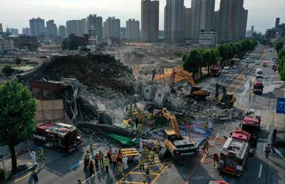 UZNEMIRUJUĆI VIDEO Urušila se zgrada u Južnoj Koreji, poginulo je devet, a ozlijeđeno 8 ljudi