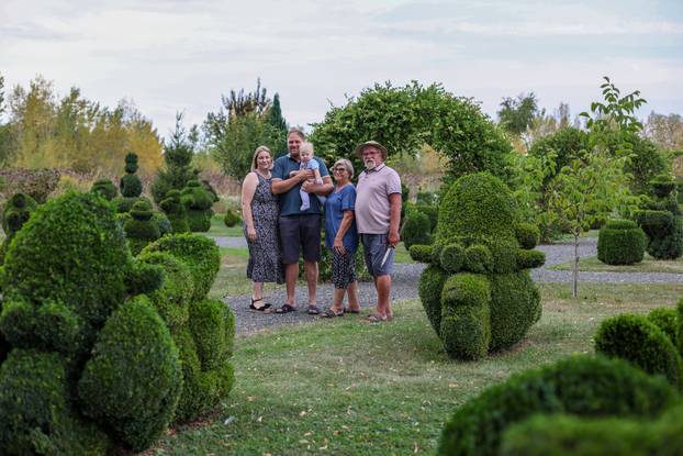 Bajkoviti vrt u srcu Međimurja: Prvi i jedini Topiary park u Hrvatskoj krije se u Sračincu