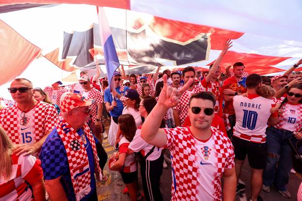 SP 2026 Toronto: Veliki hrvatski korteo prema Toronto stadionu sa 100-metarskom zastavom