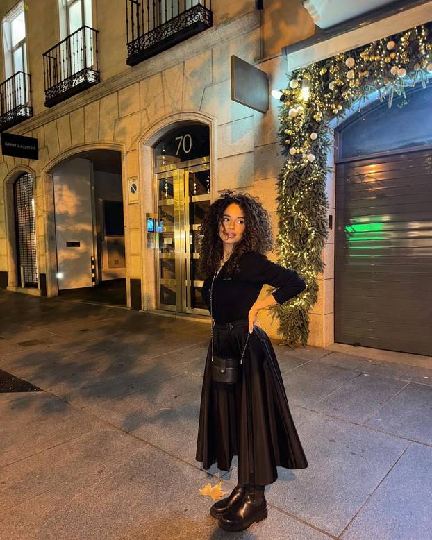 FOTO Bivša konobarica se zbog Benzeme preobratila na islam, rodila mu i dijete. Prekinuli su